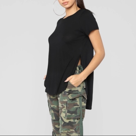 NWOT Fashion Nova Side Slit Tee - Picture 2 of 4